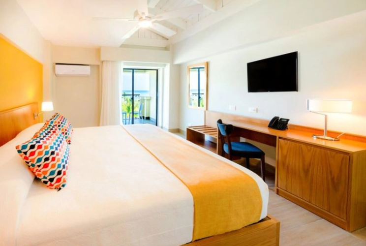 Coral Costa Caribe Beach Resort photo 6