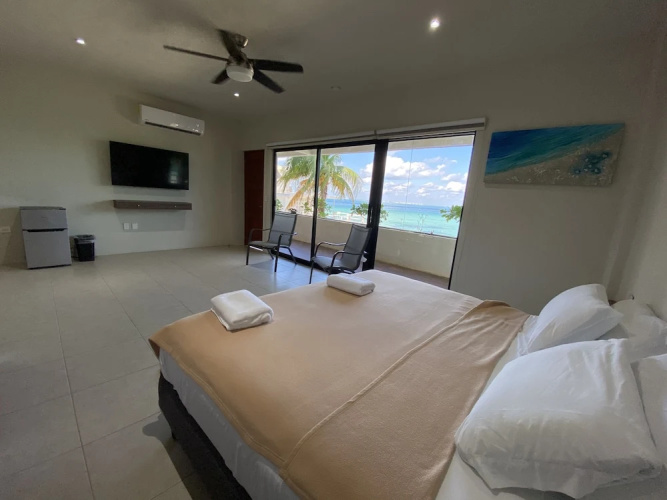 Cuxos Hotel Beachfront