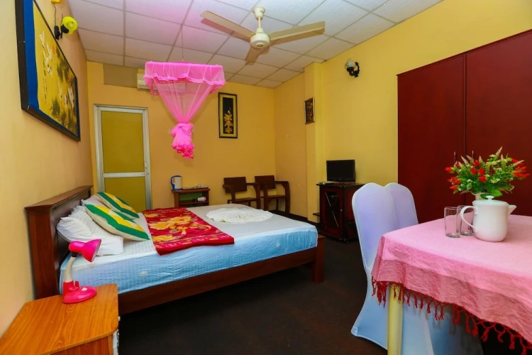 Luxury Double room with balcony and with garden view