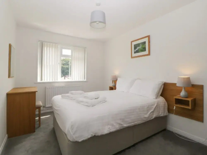 Harcombe House Bungalow 6