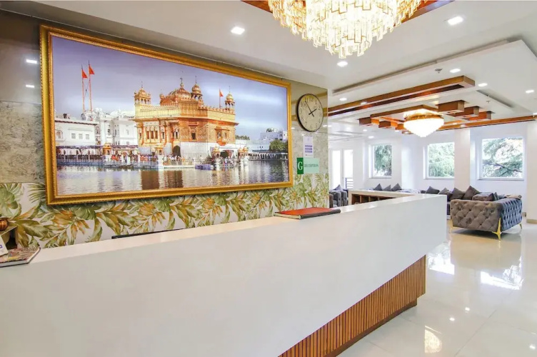 Rr Hotel By Sonachi