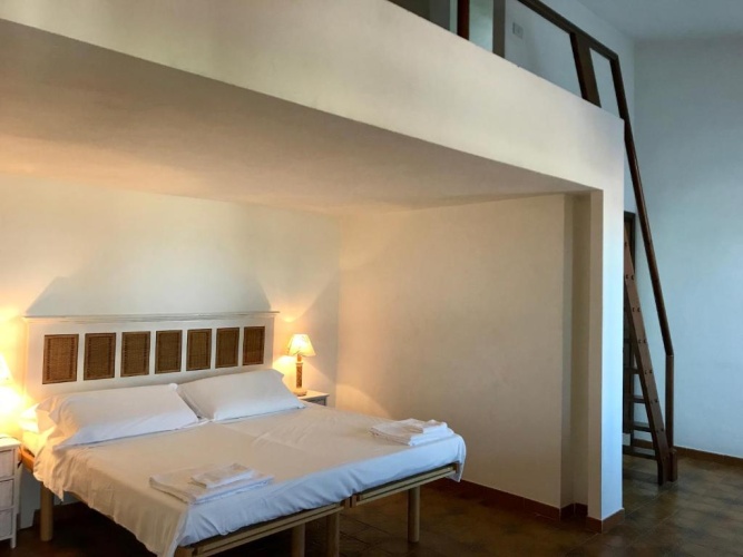 Standard Triple room