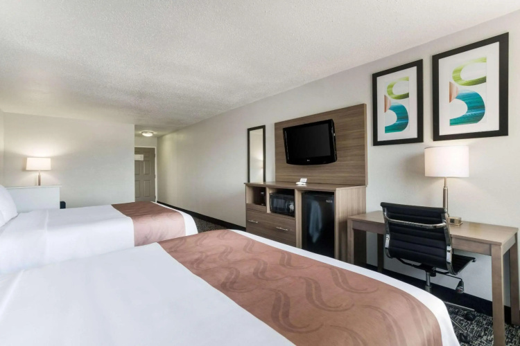 Quality Inn & Suites Ferdinand