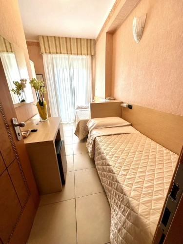 Economy Triple room