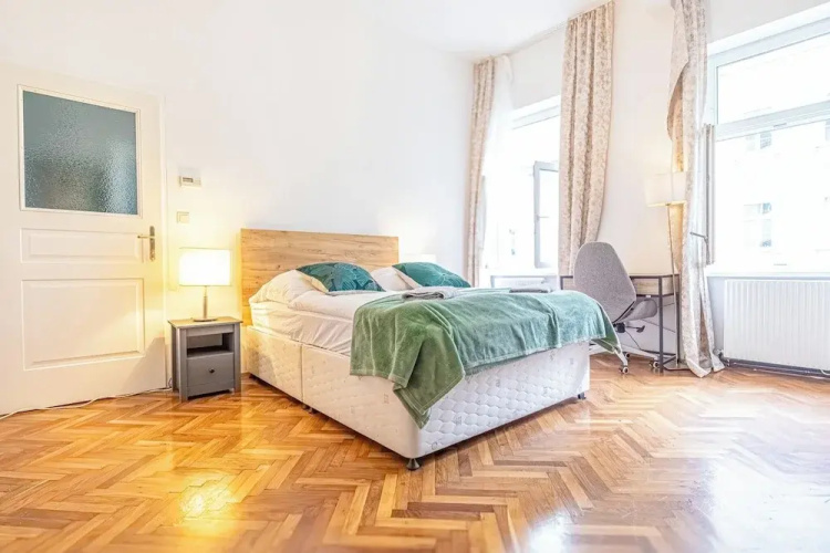 3BR Apt 15 Min from Landstraße Hub