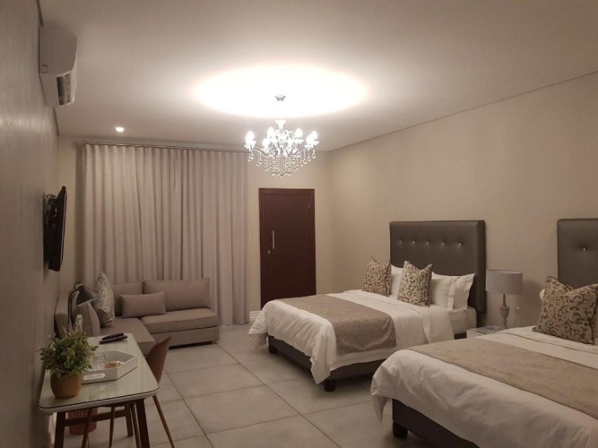 Deluxe Family Suite