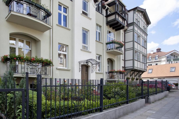 2 Bedrooms Apartment