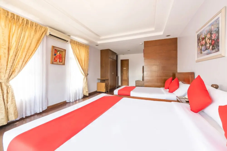 OYO 172 Rivera Hotel