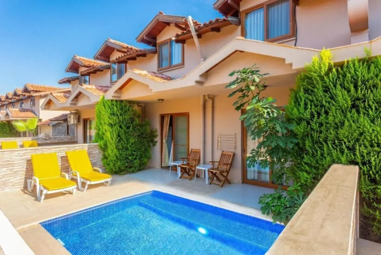 2 Bedrooms Villa