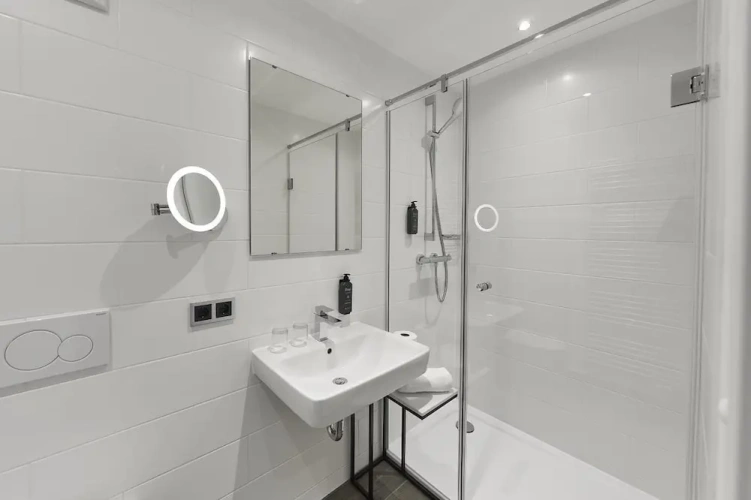 1 Bedroom Comfort room