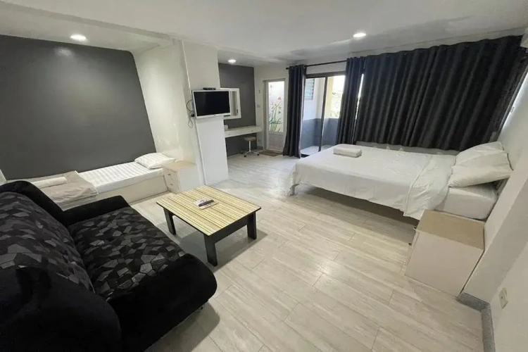 Standard Triple room with balcony