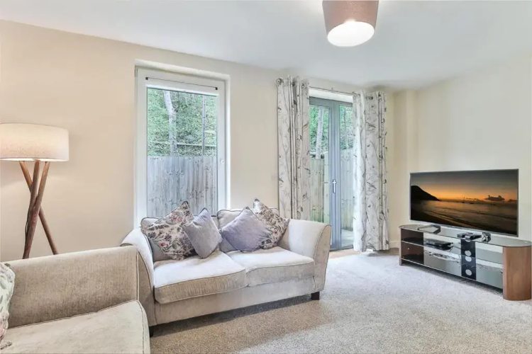 Exclusive - Stunning City Centre House! Parking