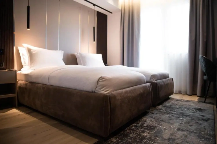 Standard Twin room with balcony