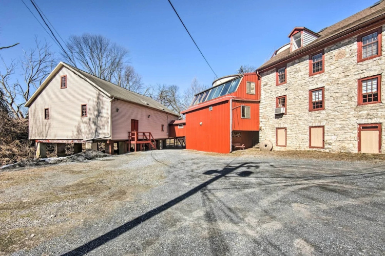 Creek Access & Deck: Runningwater Lancaster Gem