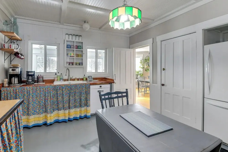 Green Mountain Views! Lowell Getaway Near Skiing