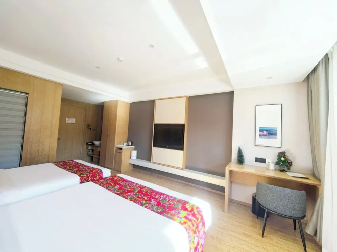 Standard Twin Family room with mountain view