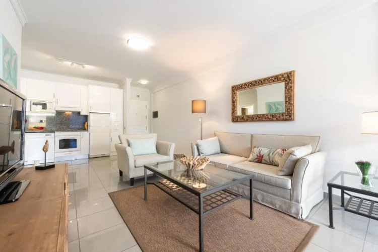 Deisy apartments 1G