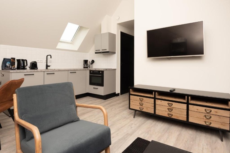 2 Bedrooms Apartment