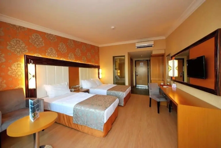Standard Double room with balcony and with partial sea view