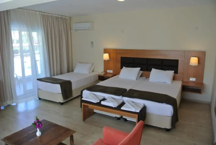 Triple room