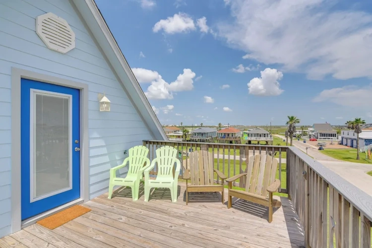 3 Bedrooms Cottage with balcony