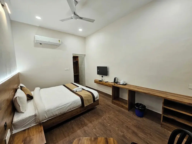 Devki Grand Hotel