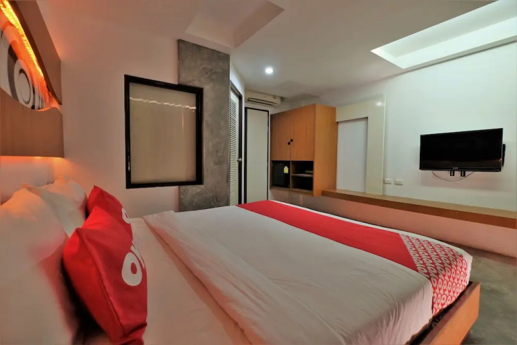 OYO 466 Vibes Patong