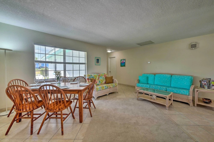 Apollo Beach Gem w/ Pool: 'the Flamingo House'