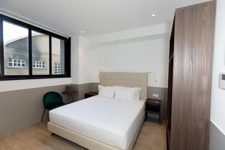 Lh HOTELS