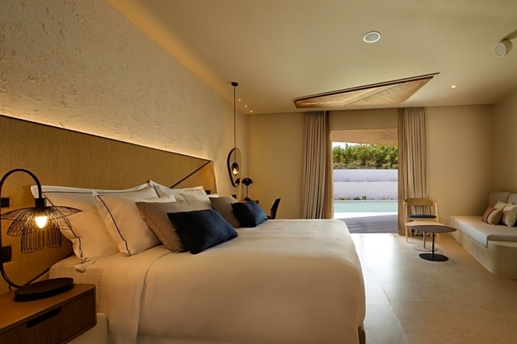 Suite with garden view