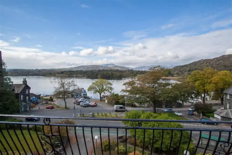 Lakeland View