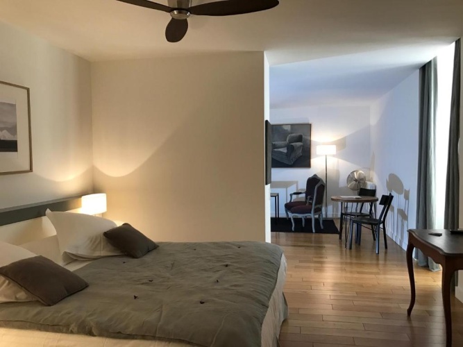 1 Bedroom Deluxe Apartment