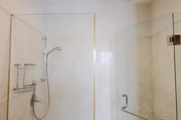 3 Bedrooms Apartment