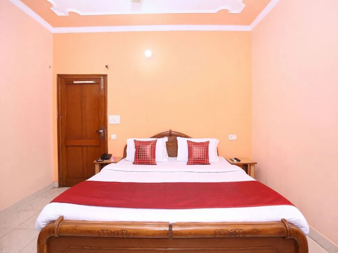 OYO 10539 Hotel Holiday Classic