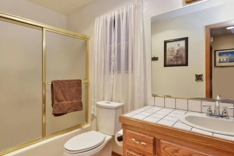 3 Bedrooms Cottage