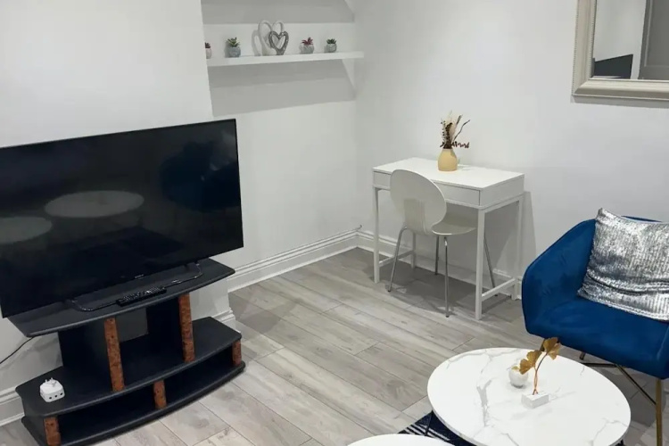 3br-sleeps6-parking-closetocity