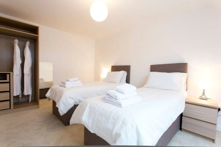 Remarkable 2-bed Apartment in Culross