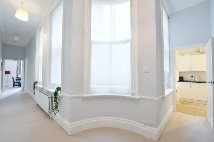 The Knightsbridge Apartment