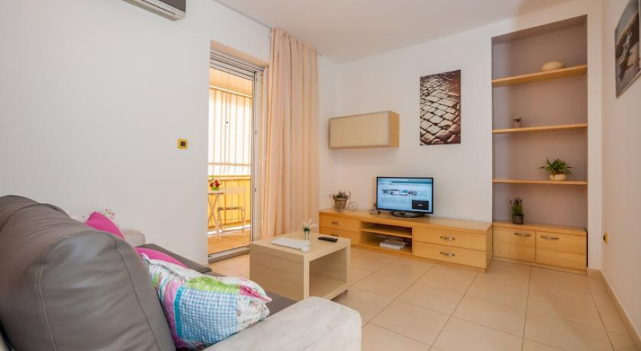 Aldo Apartments Center