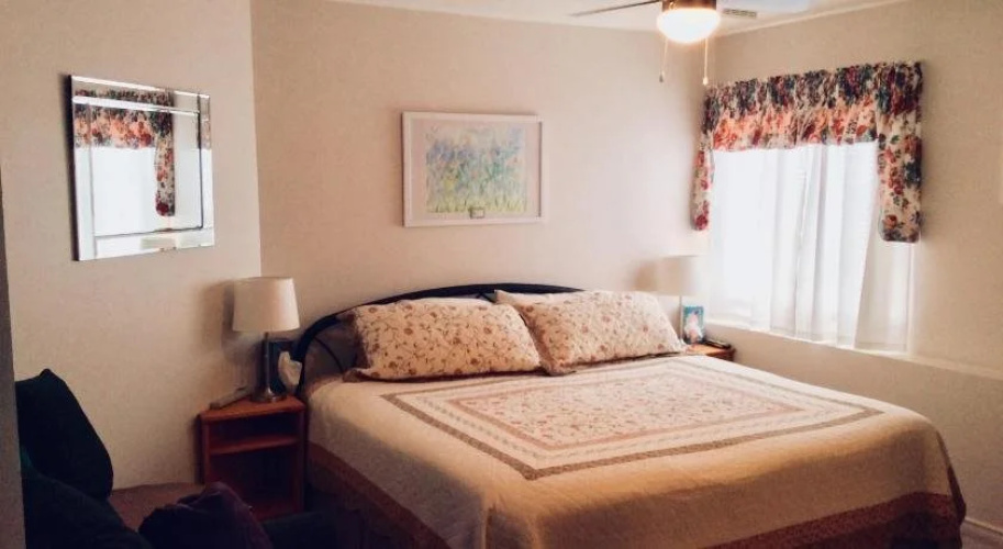 Peachland Lakeview Vacation Suite