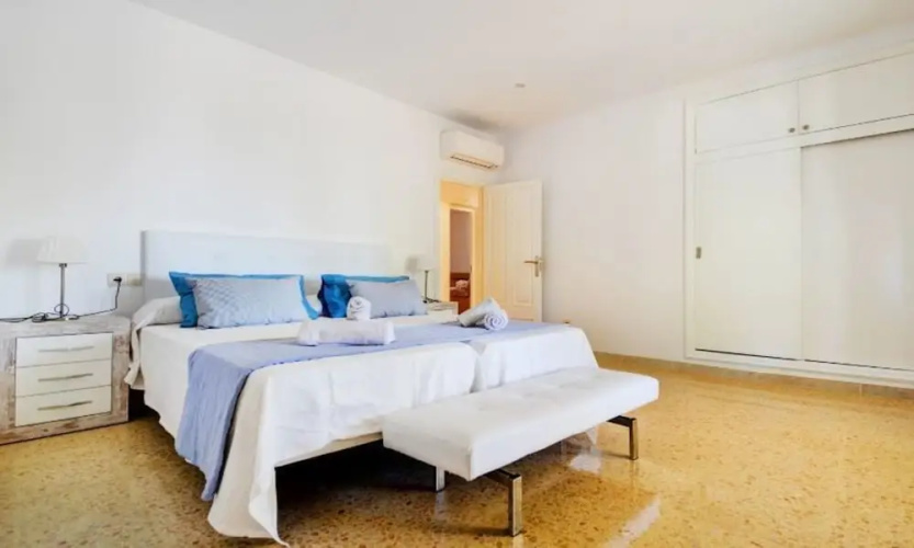 104567 - Villa in Llucmajor