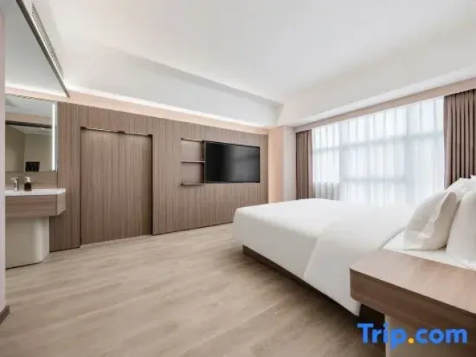 Standard Double room with city view