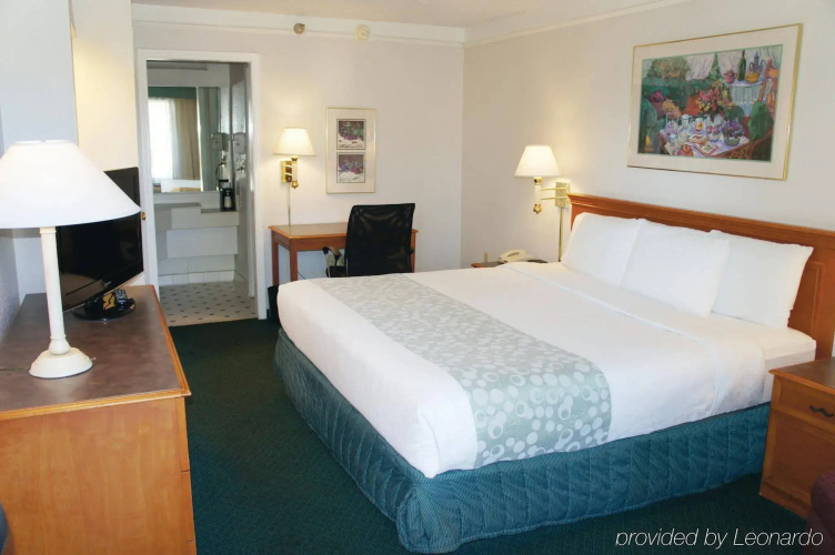 Super 8 by Wyndham Savannah
