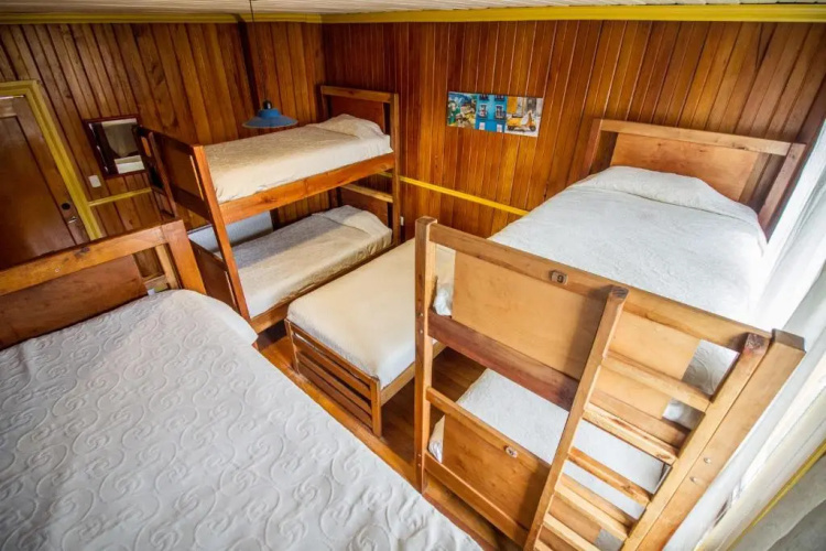 13 Lunas Hostel
