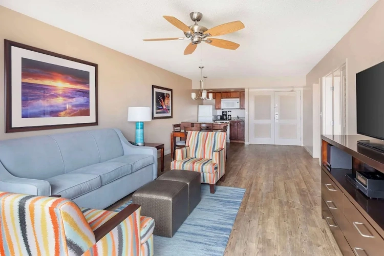 1 Bedroom Sextuple Suite with balcony