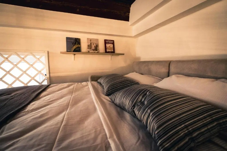Silver Novella Luxury Apartment