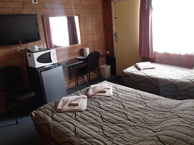 Standard Triple room