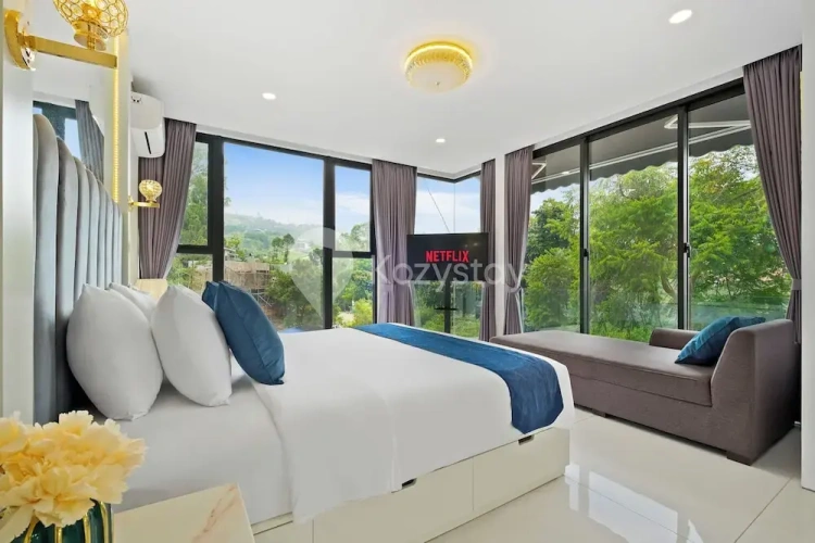 4 Bedrooms Villa with city view