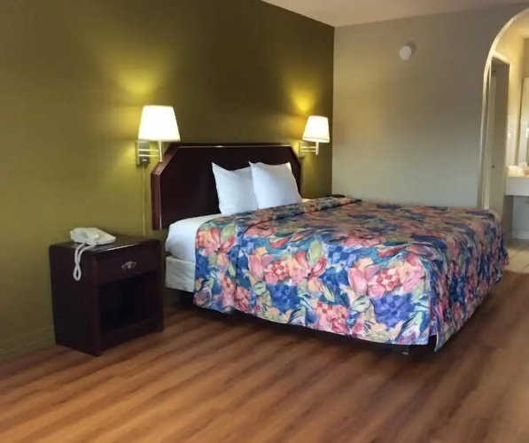 Stratford House Inn and Suites