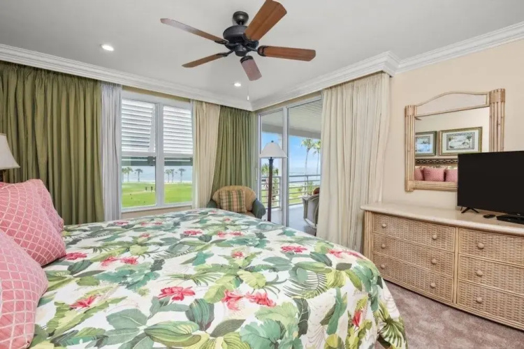 1640 Lands End 3 Bedroom Condo